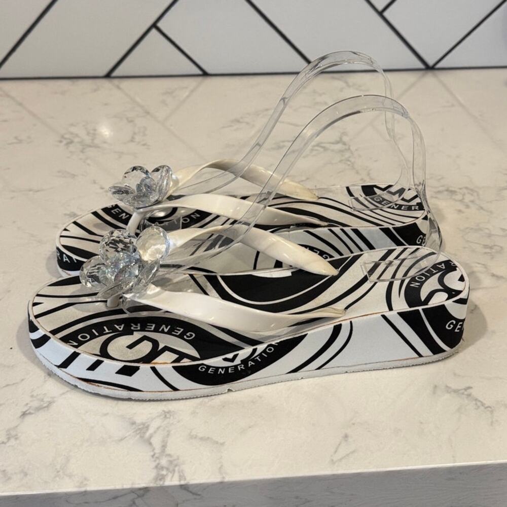 Y2K BCBGeneration black white platform flip flops size 10 clear gem flower